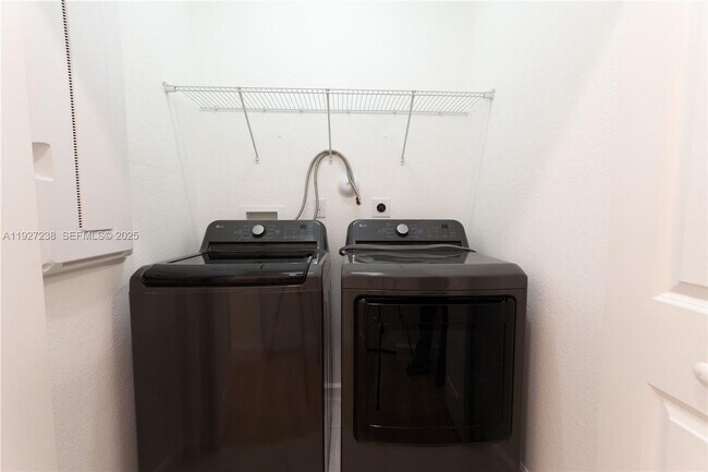 Building Photo - 25185 SW 108th Ave