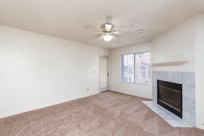 Building Photo - CENTRAL 2 BED, 2 BATH CONDO BLOCKS FROM UNLV