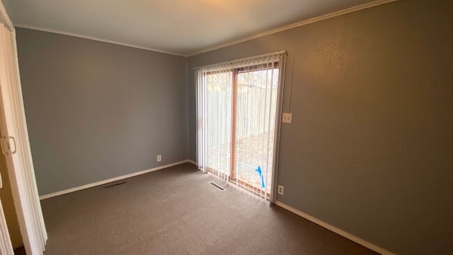 Building Photo - COMING SOON.  2 Bedroom Home for Rent in popular Peoria Heights location!