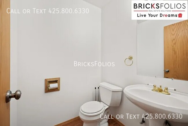 Building Photo - Welcome to Tukwila Haven – Open Concept Home Near Sound Transit!