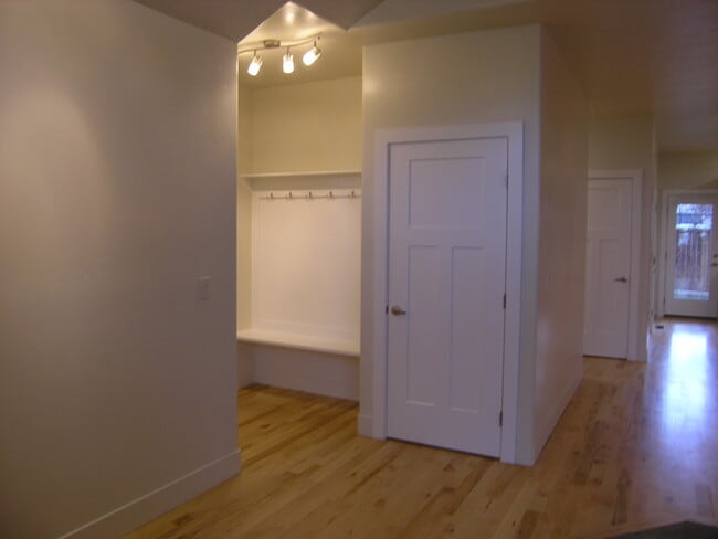 Building Photo - 2355 E Hidden Crk St