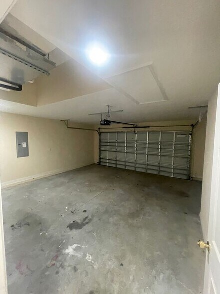 Building Photo - 16150 SW 44th Cir