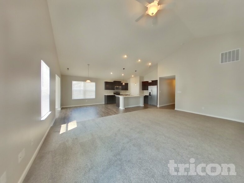 Building Photo - 4936 Dunlin Dr