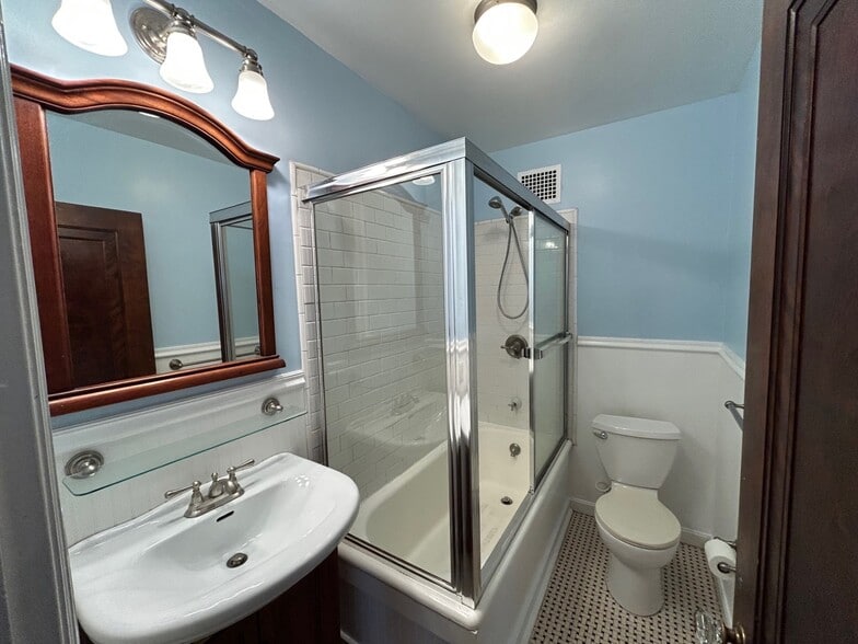 Building Photo - 9 Ricker Park