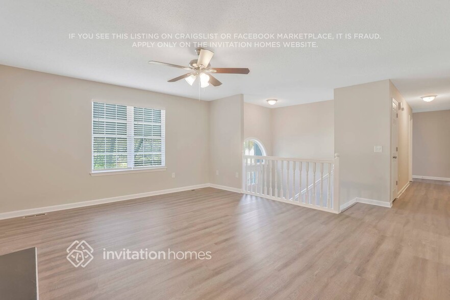 Building Photo - 3834 Deercreek Dr