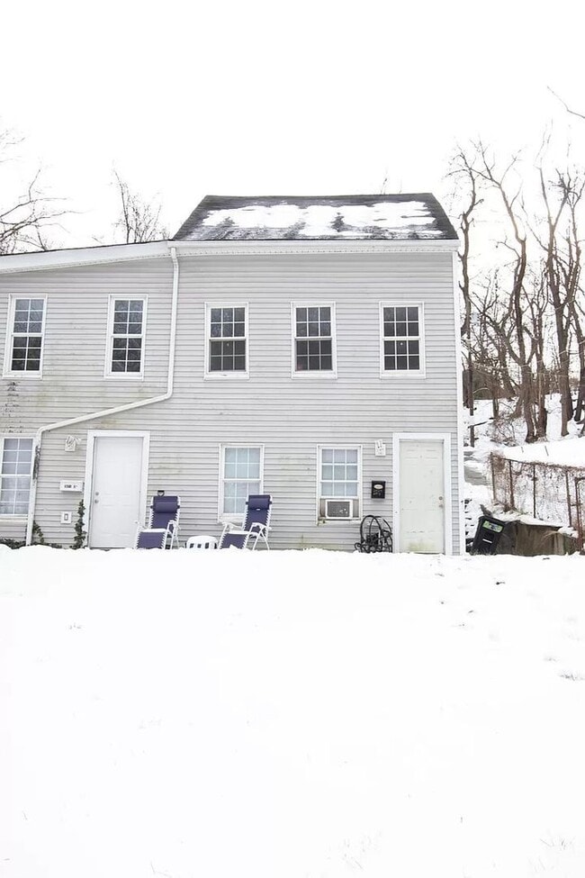 Building Photo - 2824 Salisbury St