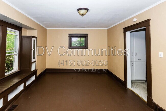 Building Photo - 1148 E 176th St