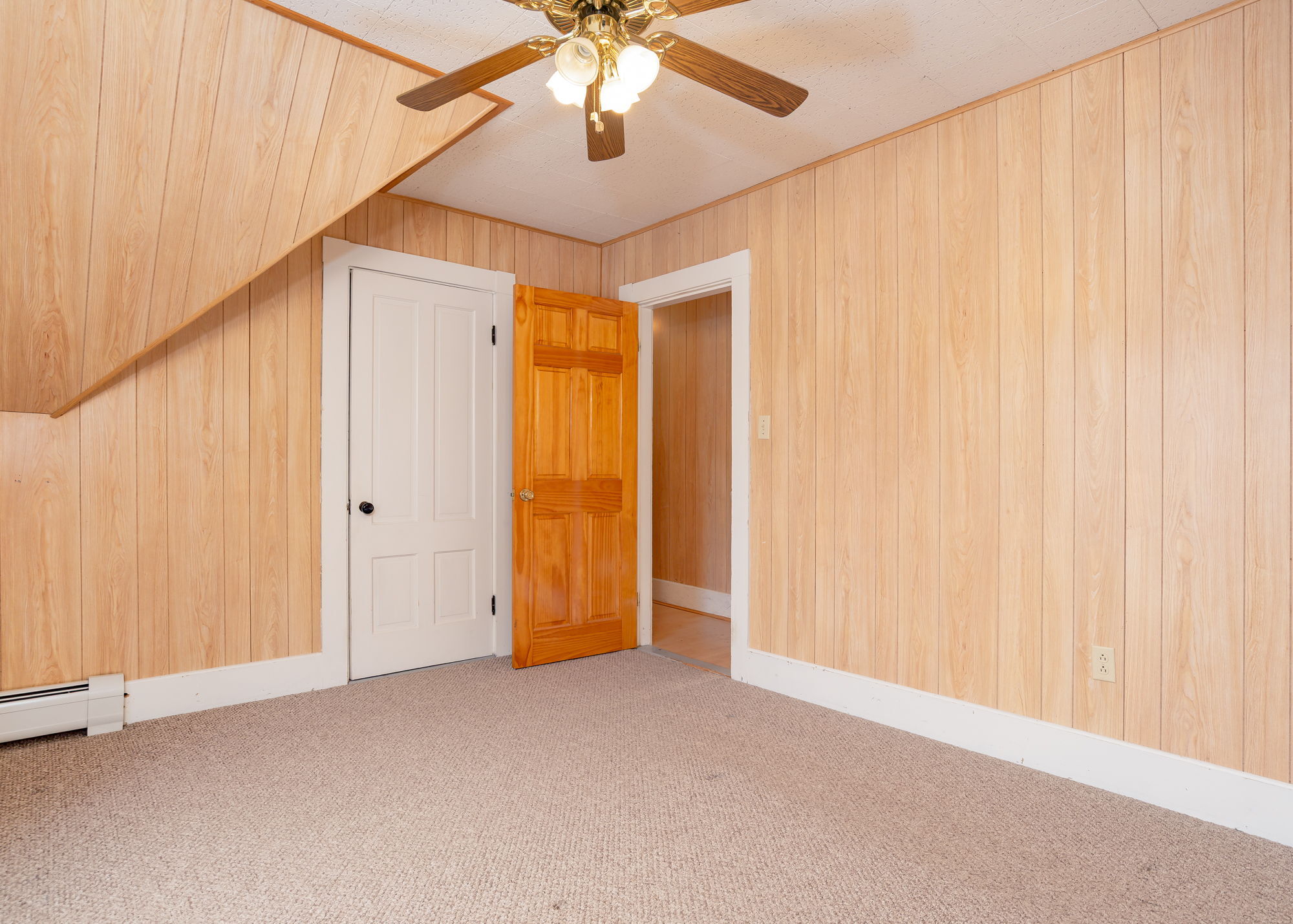 Building Photo - 18 College St