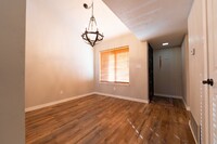 Building Photo - Charming 2-Bedroom & 2-Bath in a Welcoming...