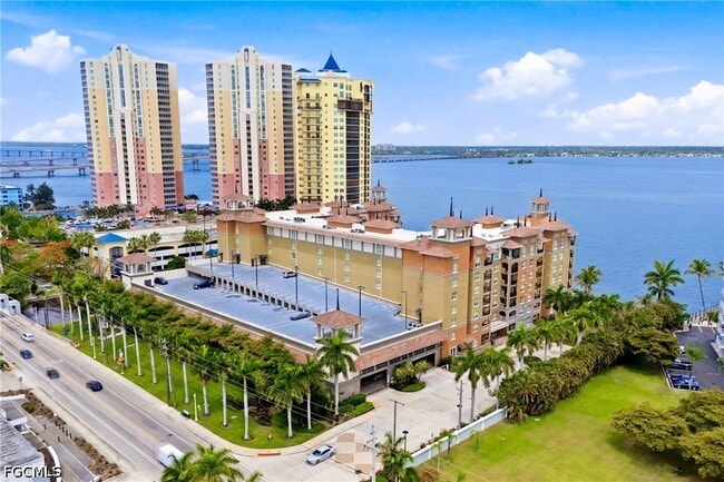 Building Photo - 2825 Palm Beach Blvd