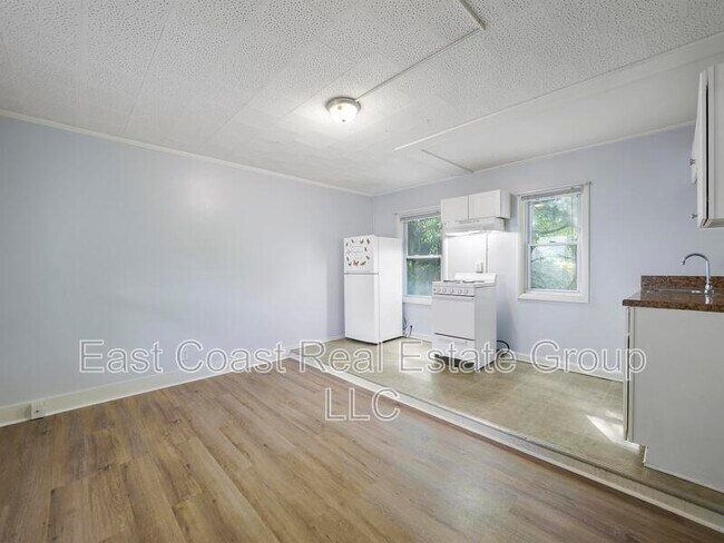 Building Photo - 13628 Pennsylvania Ave