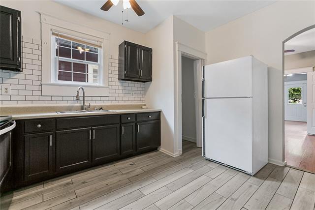 Building Photo - 1029 Lamanche St