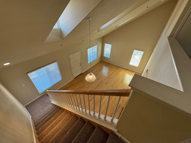 Building Photo - Newly available Stunning 2 Bedroom home fo...