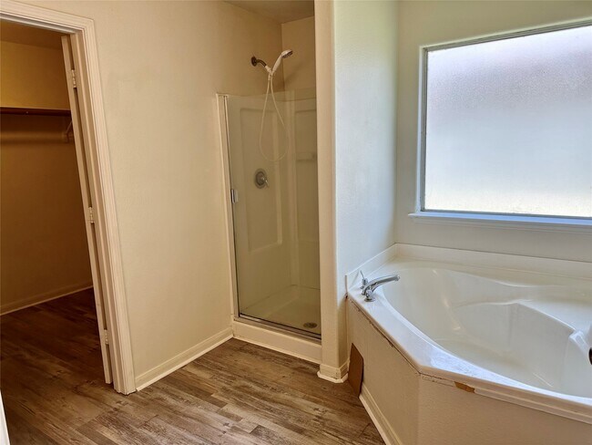 Building Photo - 29006 Trinity River Dr