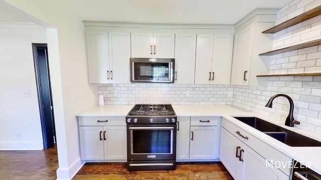 Building Photo - 1704 Dearmon Dr