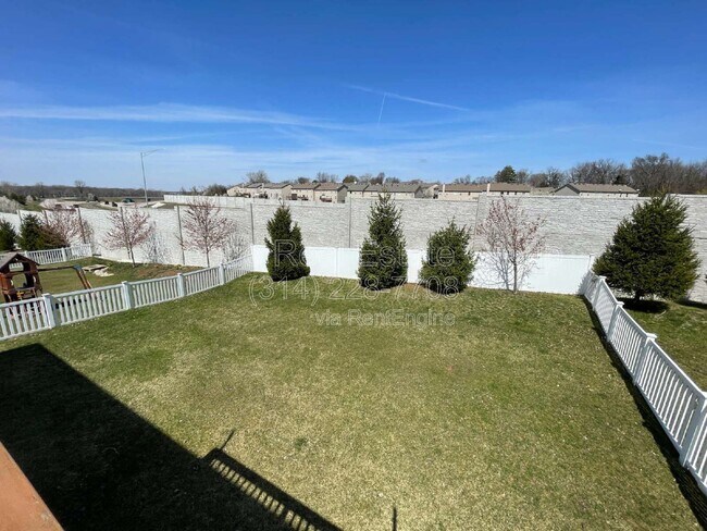 Building Photo - 5533 Emerald Pl Dr