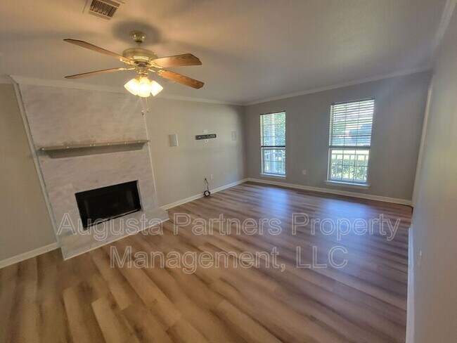 Building Photo - 157 Moss Creek Dr