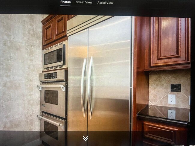 Building Photo - 4114 Fisher Lake Dr