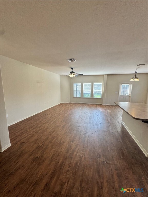 Building Photo - 106 Pin Oak Ct