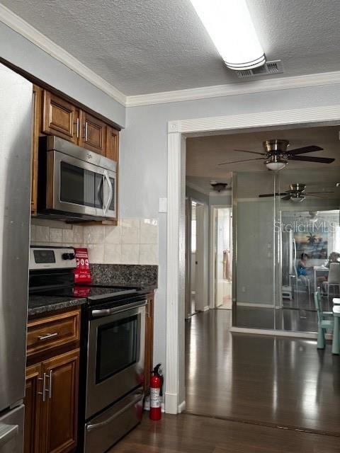 Building Photo - 1155 San Remo Dr