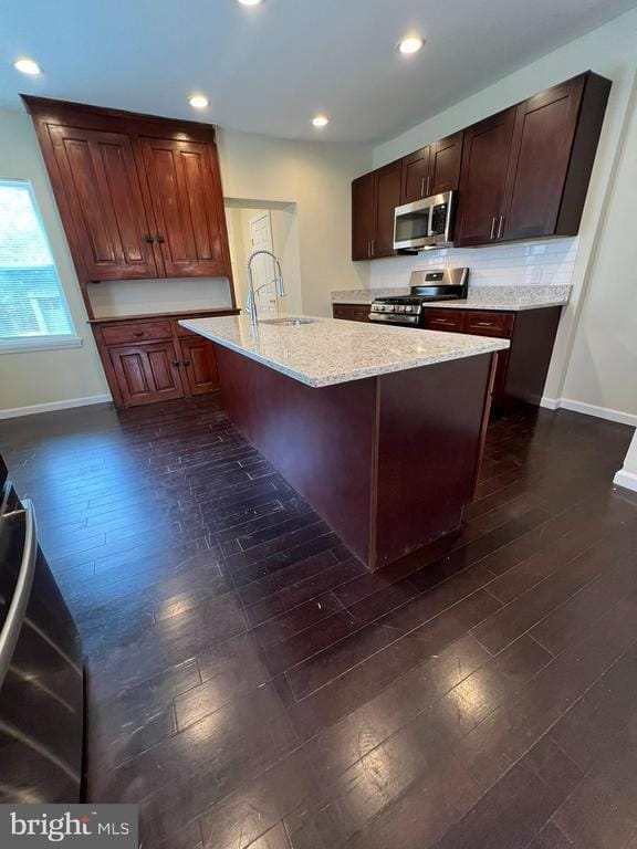 Building Photo - 42 Holland Ave