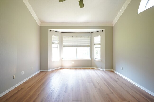 Building Photo - 2403 Blue Shadow Dr