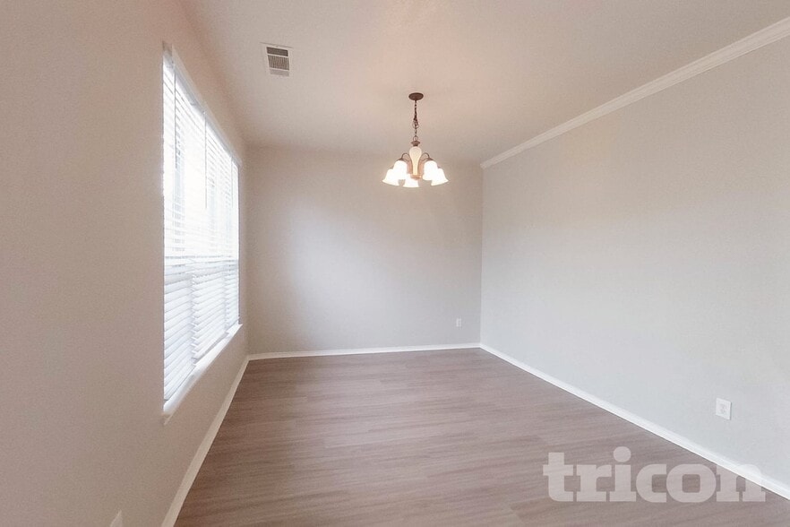 Building Photo - 13124 Settlers Trail