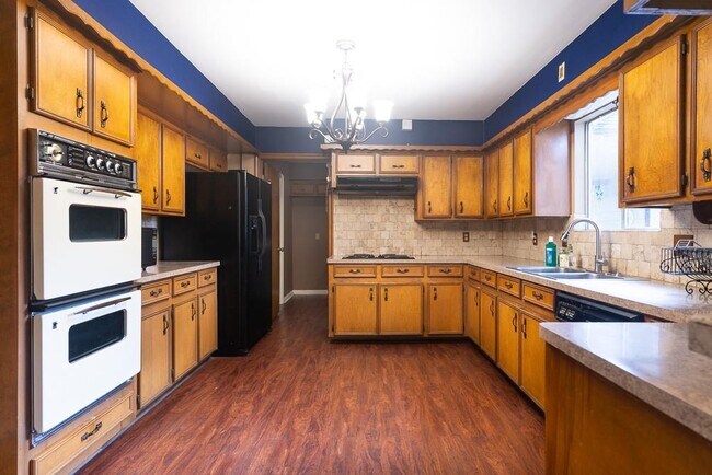 Building Photo - 12414 Gaylawood Dr
