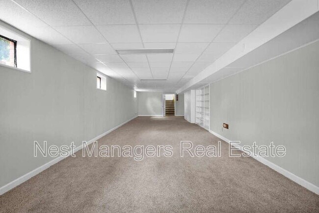 Building Photo - 301 Fairfield Rd
