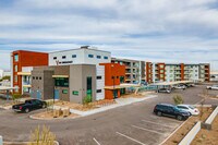 Building Photo - V on Broadway