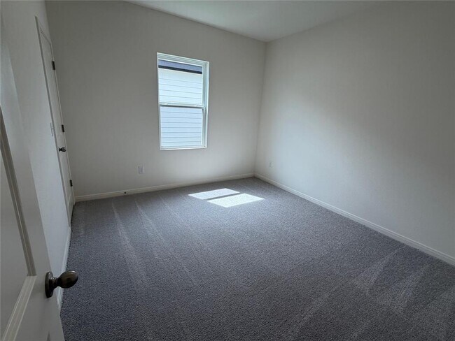 Building Photo - 616 Wesley Miller Ln