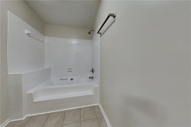 Building Photo - 3253 Glynn Mill Dr