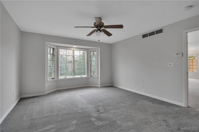 Building Photo - 6 St Charles Ct