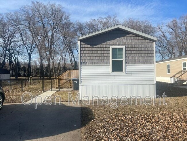 Building Photo - 18-1015 Gibraltor