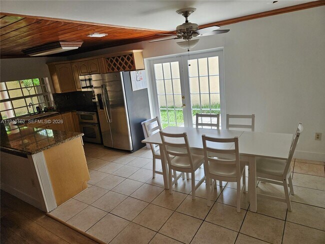 Building Photo - 9154 SW 132nd Ln