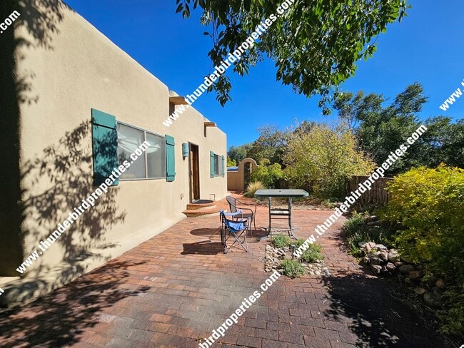 Building Photo - Charming Historic Tesuque Home – Fully Fur...