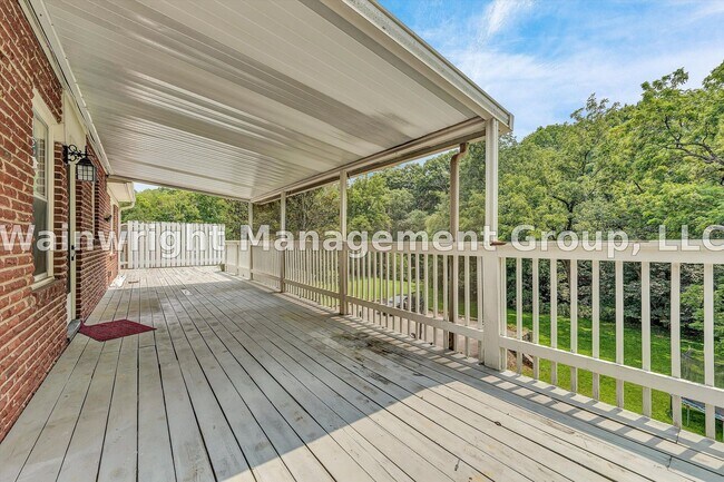 Building Photo - 4374 Sheldon Dr