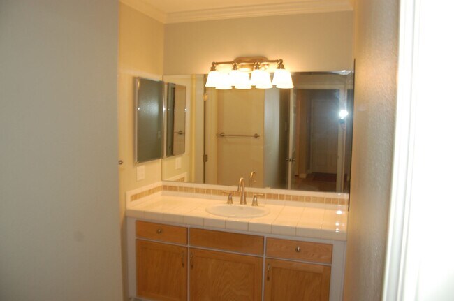 Building Photo - La Goleta One Bedroom