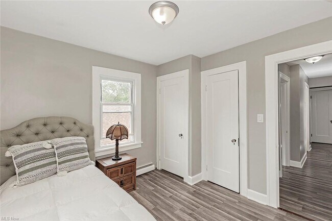 Building Photo - Lakefront 4-Bedroom Home for Rent in Euclid, OH