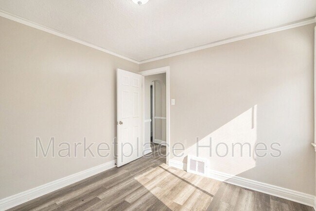 Building Photo - 8161 Bliss St