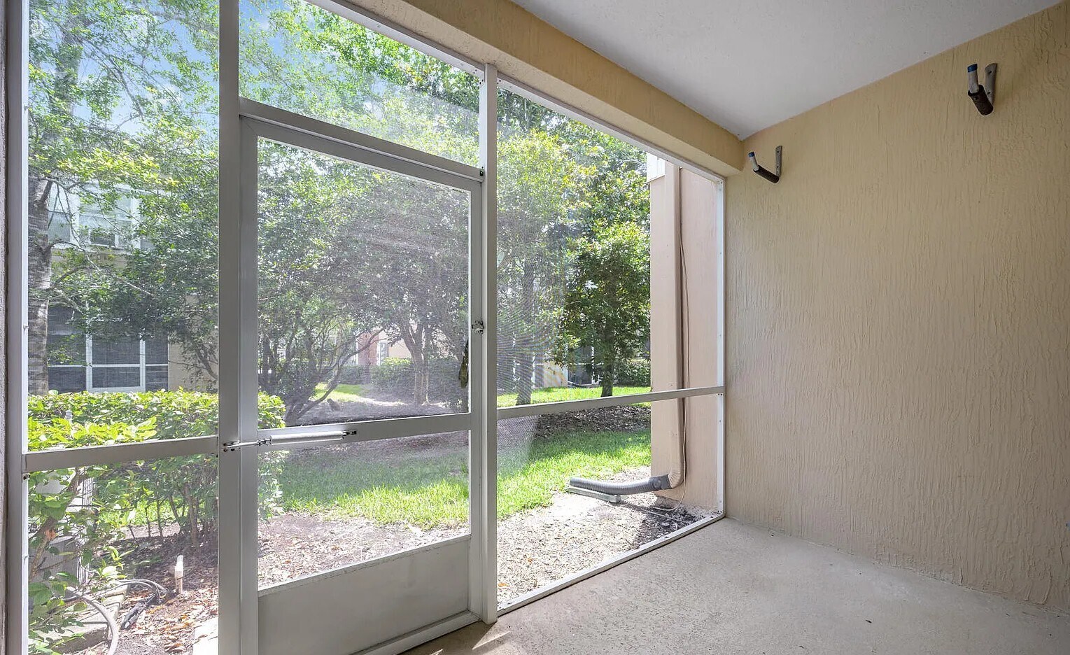 Building Photo - 8077 Summerside Cir