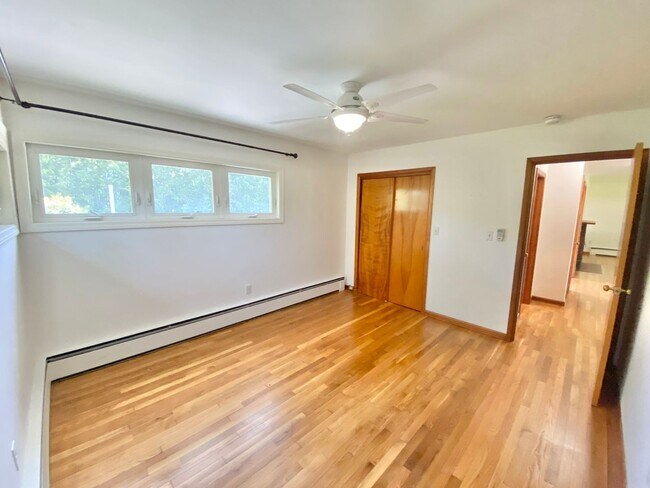 Building Photo - 28 Alder Ln