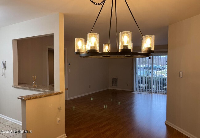 Building Photo - 102 Wedgewood Cir