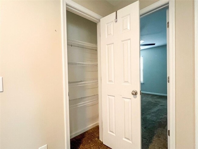 Building Photo - 585 Sable View Ln