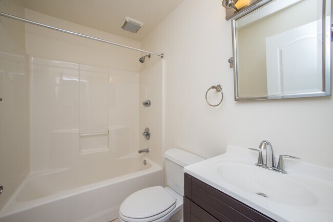 Building Photo - Modern 3-Bedroom 3-Bath  Home for Rent in Mt Washington, Pittsburgh, PA