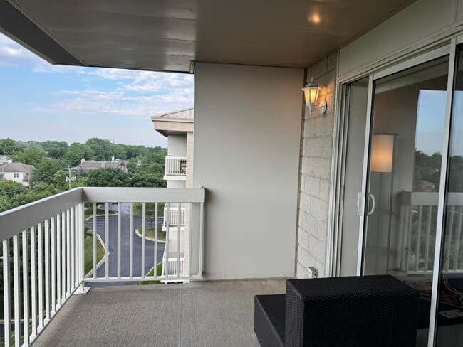 Building Photo - 2020 St Regis Dr