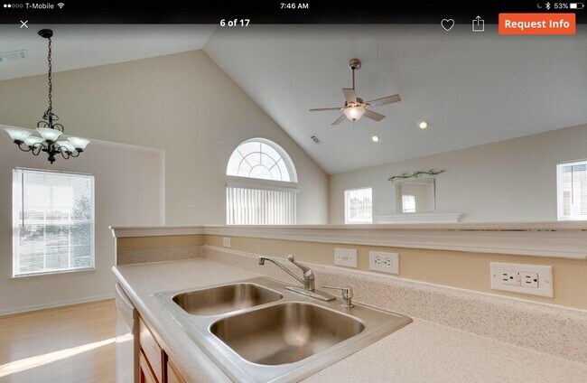 Building Photo - 724 Olde English Cir