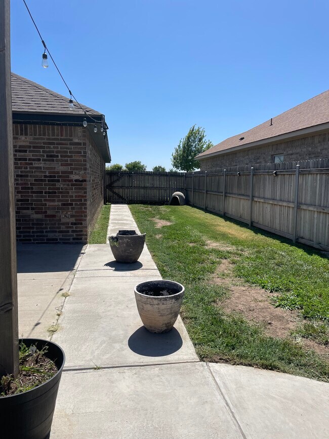 Backyard - 6813 Fanchun St