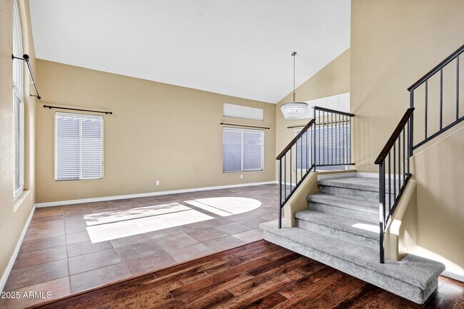 Building Photo - 2399 S Walnut Dr