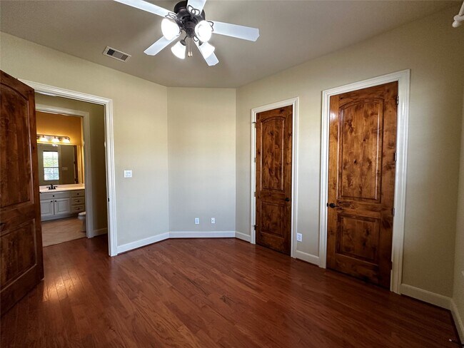 Building Photo - 617 Constellation Blvd